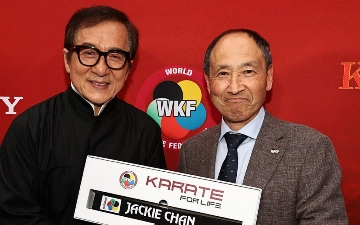 Джеки Чан получил черный пояс по карате