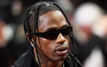 Трэвис Скотт стал «главным визионером» Oakley