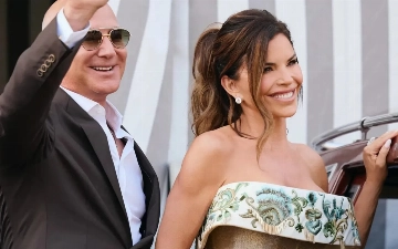 Как прошла предсвадебная вечеринка Джеффа Безоса и Лорен Санчес