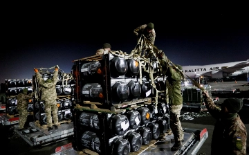 Трамп заявил, что США продолжают поставлять военную помощь Украине