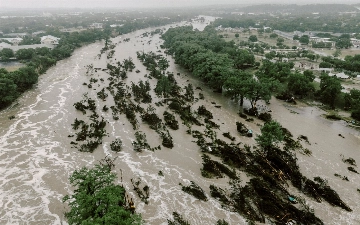 Свыше 20 человек погибли из-за наводнения в Техасе