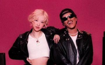 Бруно Марс и Розэ с триумфом исполнили Apt на концерте Blackpink в Лос-Анджелесе