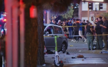 В Лос-Анджелесе автомобиль въехал в толпу, пострадали не менее 20 человек