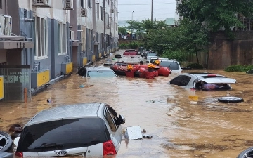 Число жертв наводнений в Южной Корее превысило 20