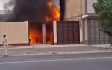 В Андижане произошел пожар в автосервисе, устроенном в частном доме: есть погибший и пострадавший