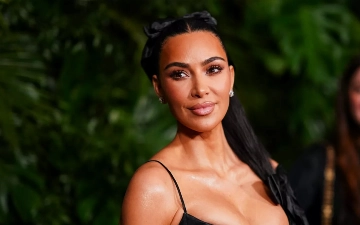 Ким Кардашьян выпустила бьюти-бандаж для лица