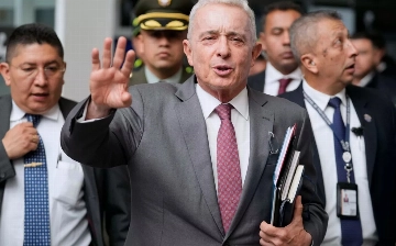 Экс-президента Колумбии Альваро Урибе приговорили к 12 годам домашнего ареста