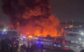 В Ташобласти произошел крупный пожар на рынке «Уч Кахрамон»