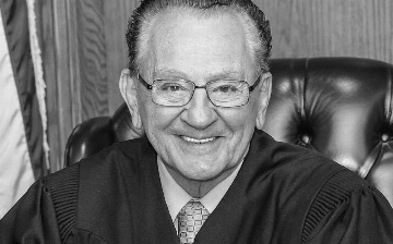 Умер «самый добрый судья в мире» Фрэнк Каприо