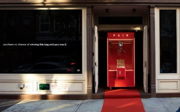 Hermès Birkin выставили в игровом автомате