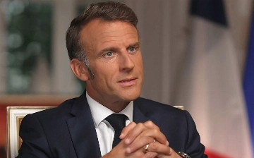 Оппозиция Франции потребовала ухода Макрона после отставки Лекорню