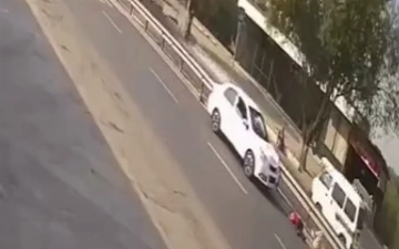 В Андижане водитель Nexia сбил двух детей на переходе