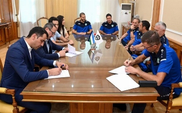 Помощники экс-главного тренера сборной Узбекистана по футболу требуют от АФУ €350 тысяч