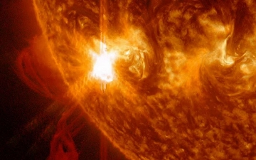 На Солнце произошла вспышка предпоследнего класса мощности