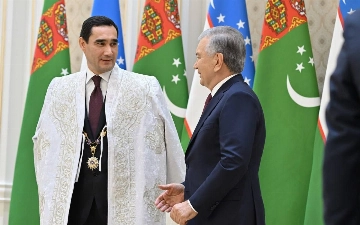 Мирзиёев наградил Бердымухамедова орденом «Олий Даражали Дустлик»