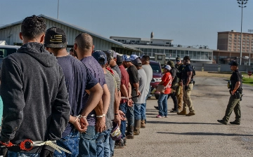 Власти США назвали высылку нелегальных мигрантов главным рождественским желанием