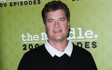 Умер актер Пэт Финн, известный по ролям в «Друзьях», «Бывает и хуже» и «Сайнфелде»