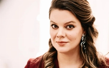 Поэтесса Вера Полозкова объявлена в розыск МВД России