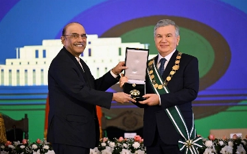 Президента Узбекистана наградили орденом «Нишан-е-Пакистан»