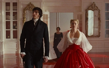 Премьера фильма с Робби и Элорди вызвала четырехкратный рост интереса к роману «Грозовой перевал»