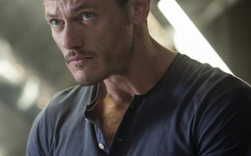 Кто из знаменитостей родился 15 апреля