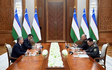 Шавкат Мирзиёев ознакомился с докладом об укреплении военного сотрудничества с Турцией