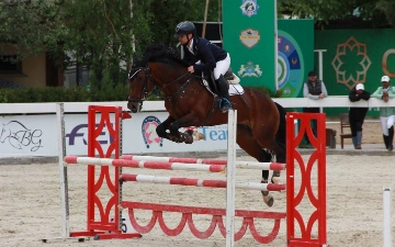 В Ташкенте стартовали международные турниры по конкуру и выездке