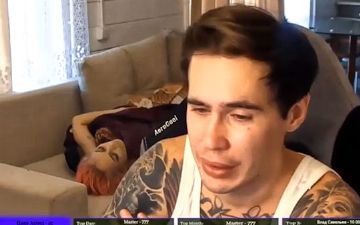 Во время прямого эфира российского стримера Стаса Решетникова скончалась девушка