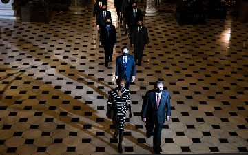 Резолюцию об импичменте Трампу внесли в Сенат