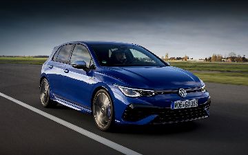 Volkswagen Golf R достанется более мощный двигатель
