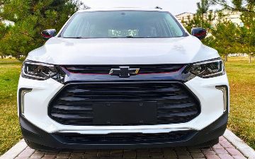 В Узбекистане появилась обновленная комплектация Chevrolet Tracker Redline: первые фото и цены