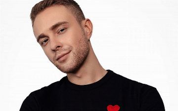 Егор Крид запустил челлендж, в котором девушки должны появиться без косметики