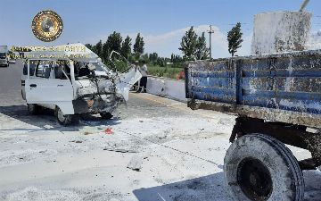 В Ферганской области «Дамас» влетел в трактор. Есть погибший