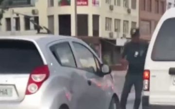 Протащившего инспектора ДПС андижанца задержали: по данному факту возбуждено уголовное дело