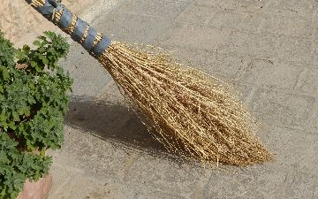 В Сырдарье директор школы заплатил штраф за привлечение учителей к принудительному труду