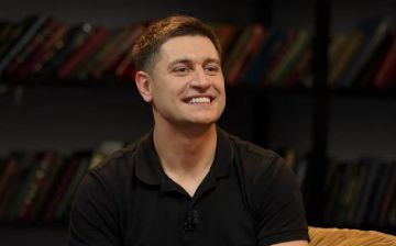 Зрители осудили Алексея Щербакова за то, что тот пнул подарки Давы во время шоу «ЧБД»