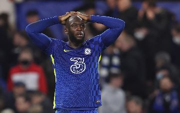 Раскритиковал «Челси» и тренера: Лукаку извинился перед фанатами «Челси» за скандальное интервью — видео