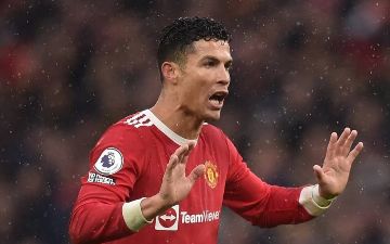 Роналду плюнул в одноклубника во время матча против «Саутгемптона» — видео