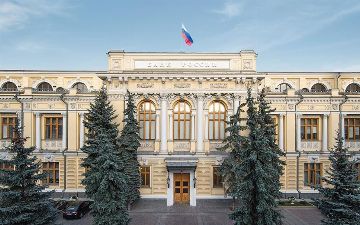 Российским банкам запретили продавать людям наличную валюту