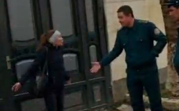 В Ахангаране массово отлавливают и убивают собак — видео