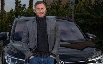 Бывший футболист Франческо Тотти похвастался новым автомобилем