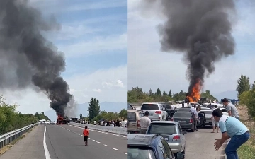 По дороге в Ташобласть перевернулся и загорелся грузовик — видео