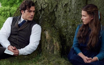 Генри Кавилл держит дистанцию с Милли Бобби Браун и не отвечает на ее подкаты