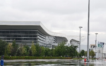 Президент прибыл в Самарканд для участия в заседании Совета управляющих ЕБРР