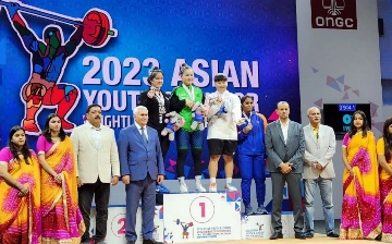 Узбекские тяжелоатлеты отметились еще четырьмя медалями на ЧА