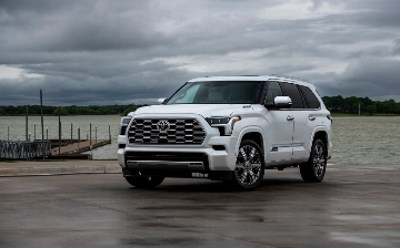 Toyota выпустила 900 тысяч машин за месяц