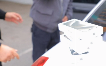 В Маргилан пытались провезти контрабандные iPhone 15 почти на 400 млн сумов