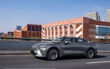 EXEED объявляет о презентации инновационных автомобилей на новой энергии RX PHEV и EXLANTiX ES