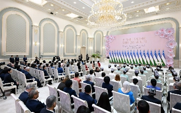 В Узбекистане увеличат квоту грантов в вузах для девушек из нуждающихся семей