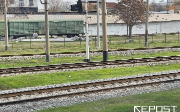 В Ташкенте грузовой поезд сбил насмерть молодого парня